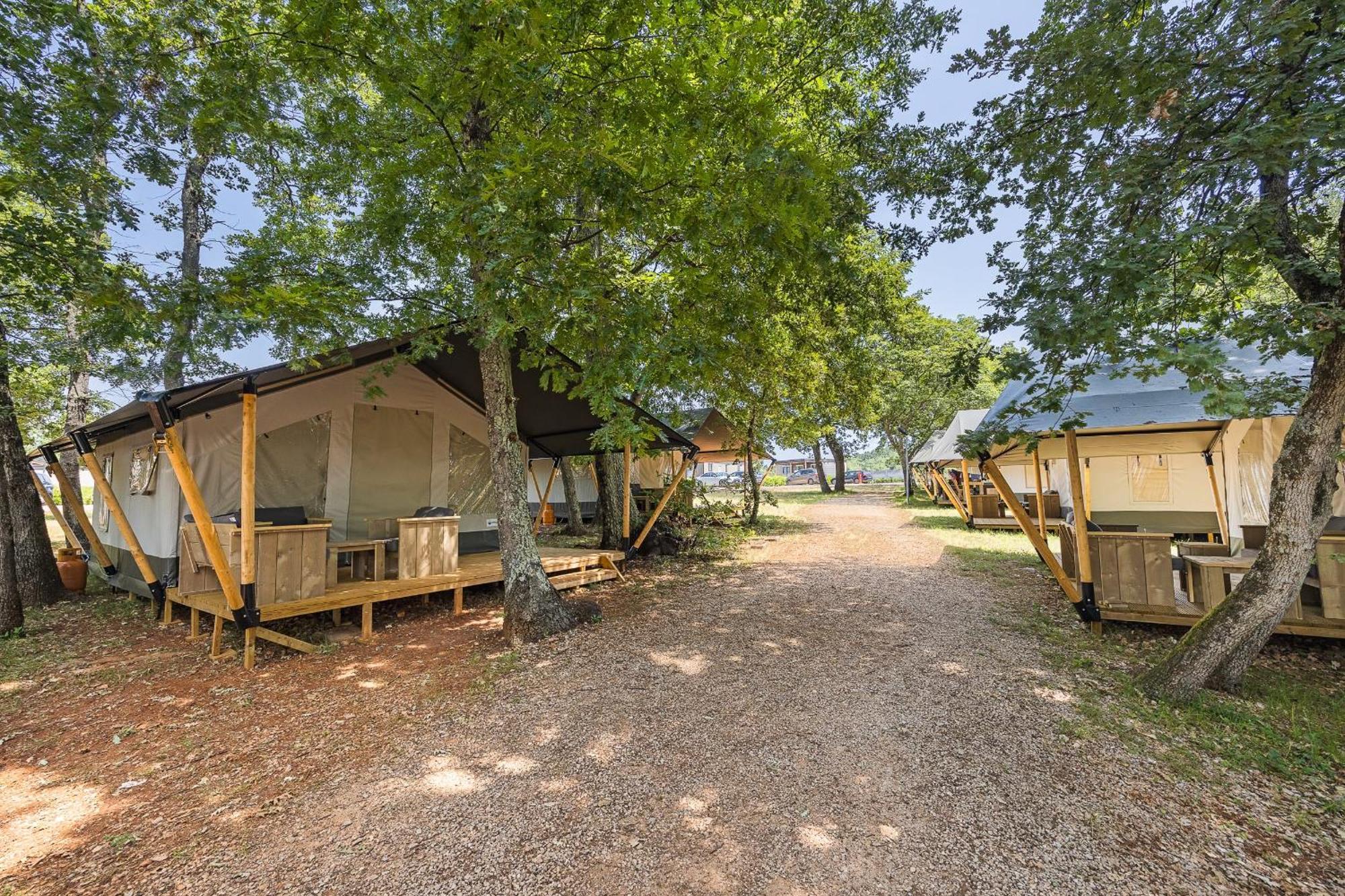 Easyatent Safari Tent Park Умаг Стая снимка